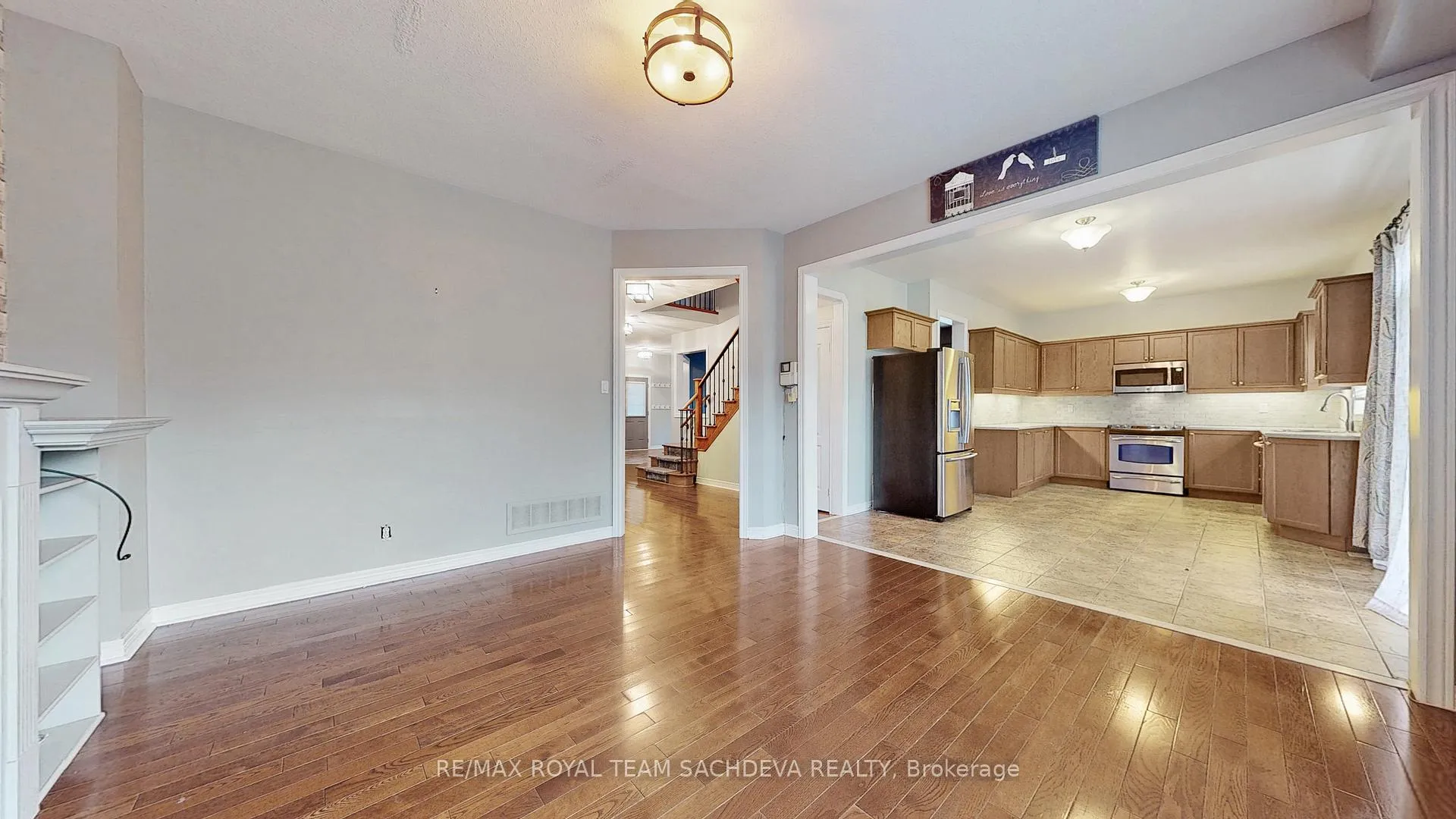 Photo 10 of Unit Upper, 10 Pears Court, Clarington, Courtice — HOMEH