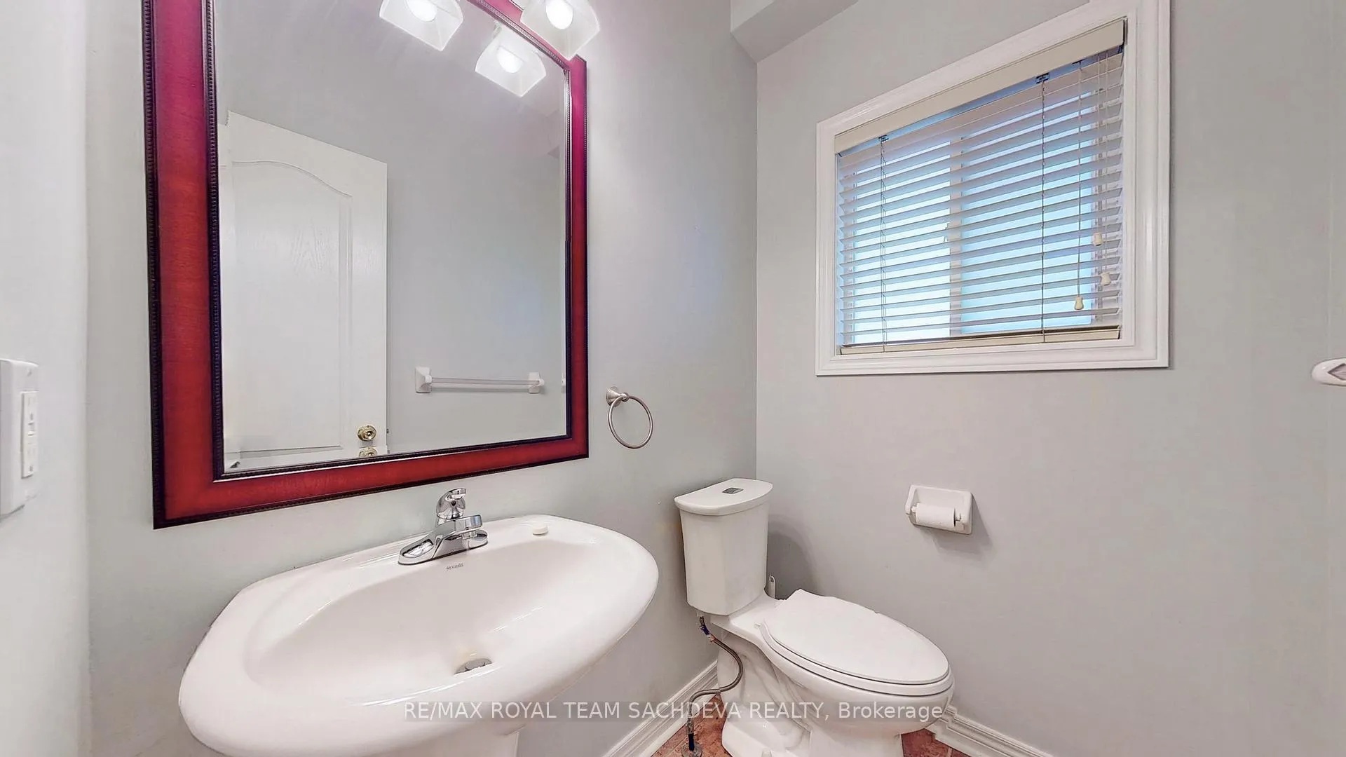 Photo 20 of Unit Upper, 10 Pears Court, Clarington, Courtice — HOMEH