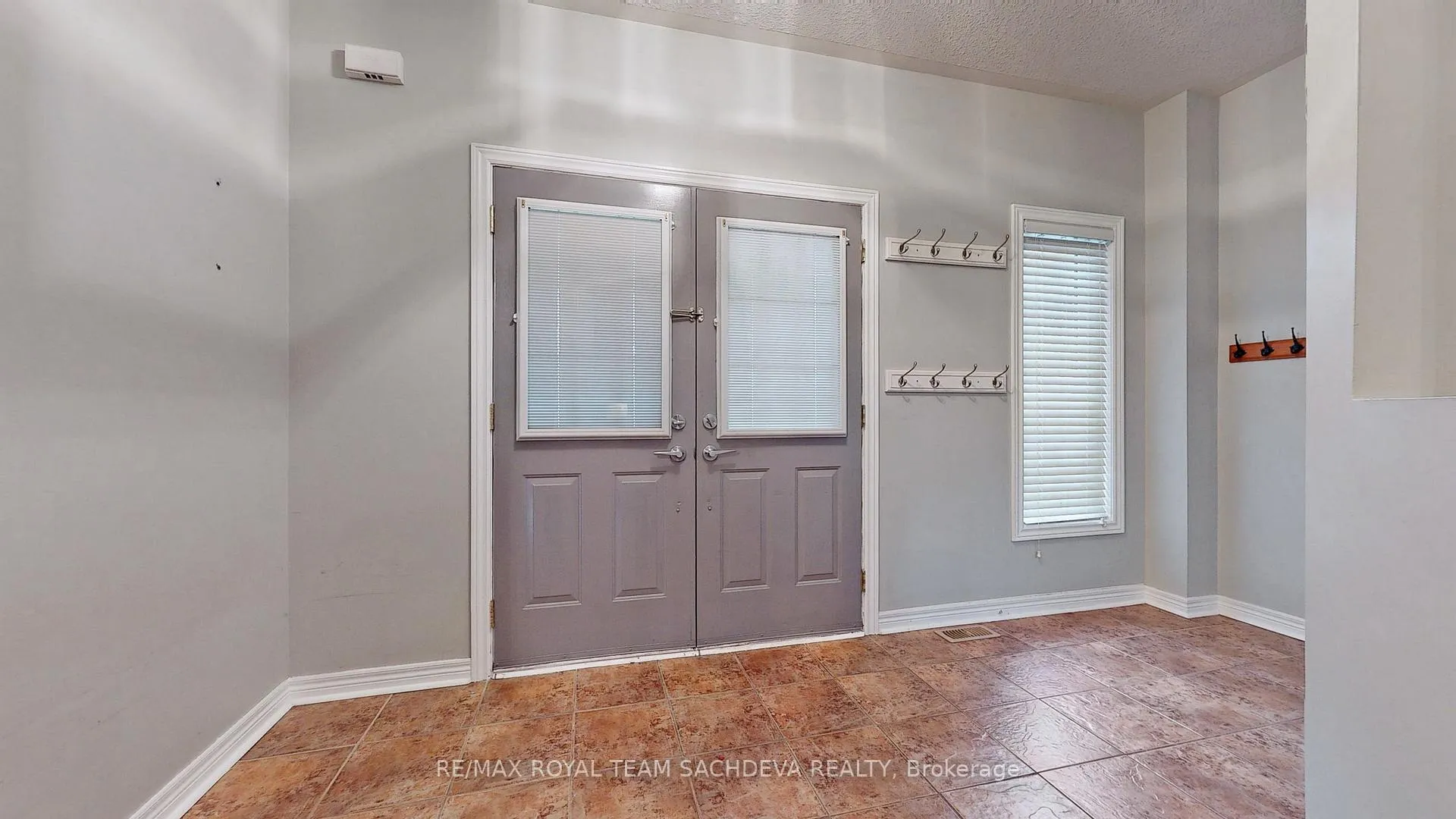 Photo 23 of Unit Upper, 10 Pears Court, Clarington, Courtice — HOMEH