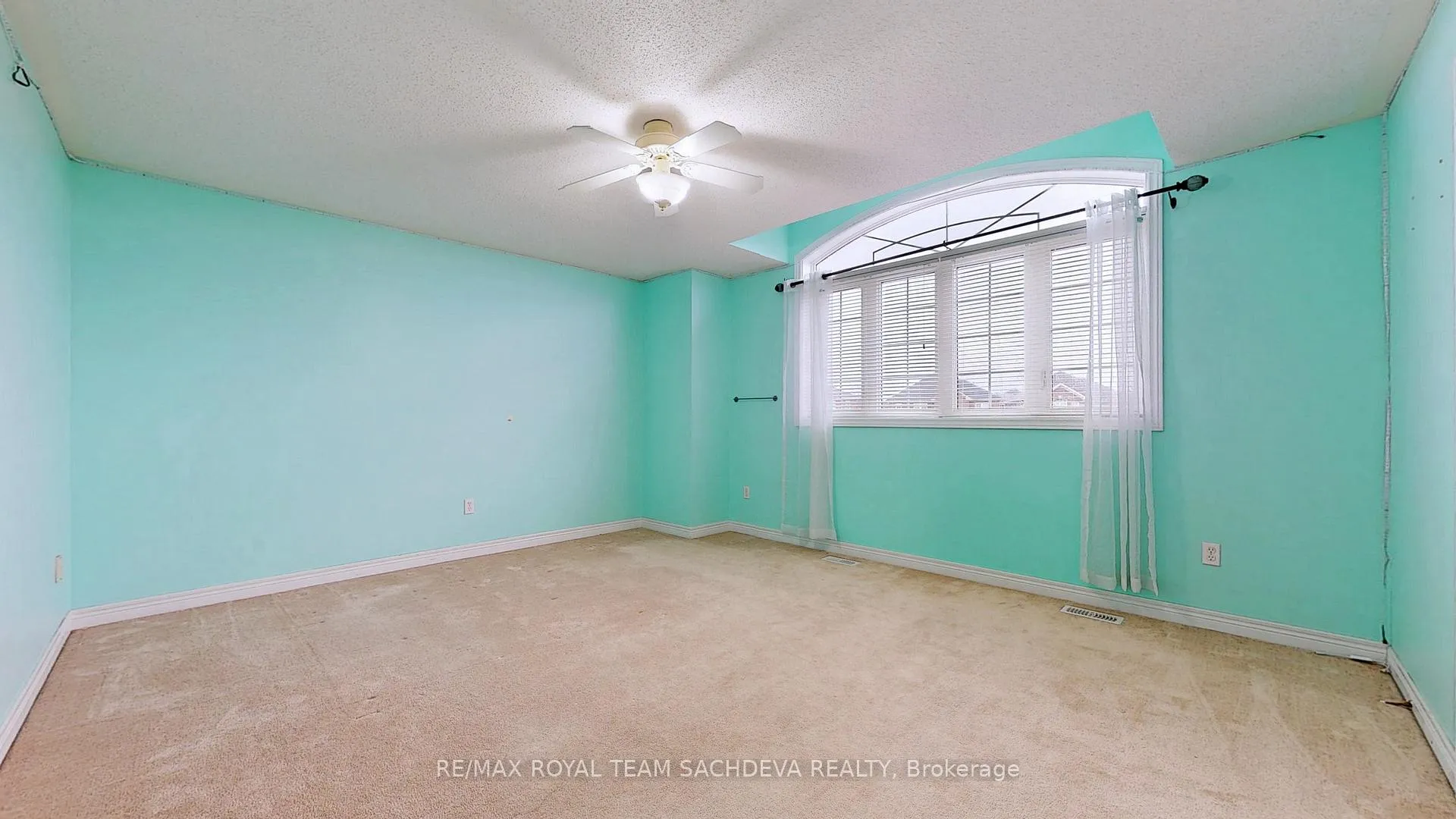 Photo 37 of Unit Upper, 10 Pears Court, Clarington, Courtice — HOMEH