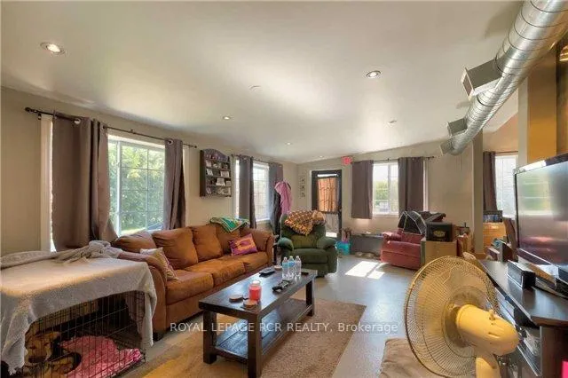Photo 10 of 102 River Street, Scugog, Rural Scugog — HOMEH