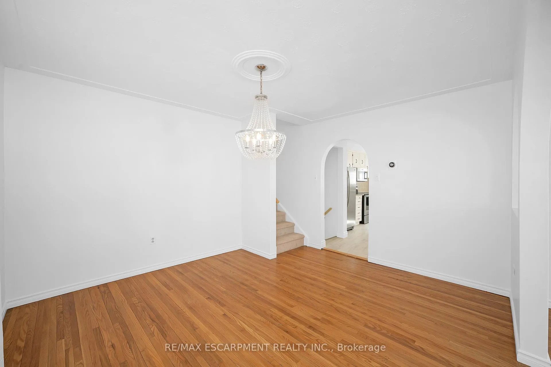 Photo 10 of 105 Lavina Crescent, Hamilton, Mountview — HOMEH