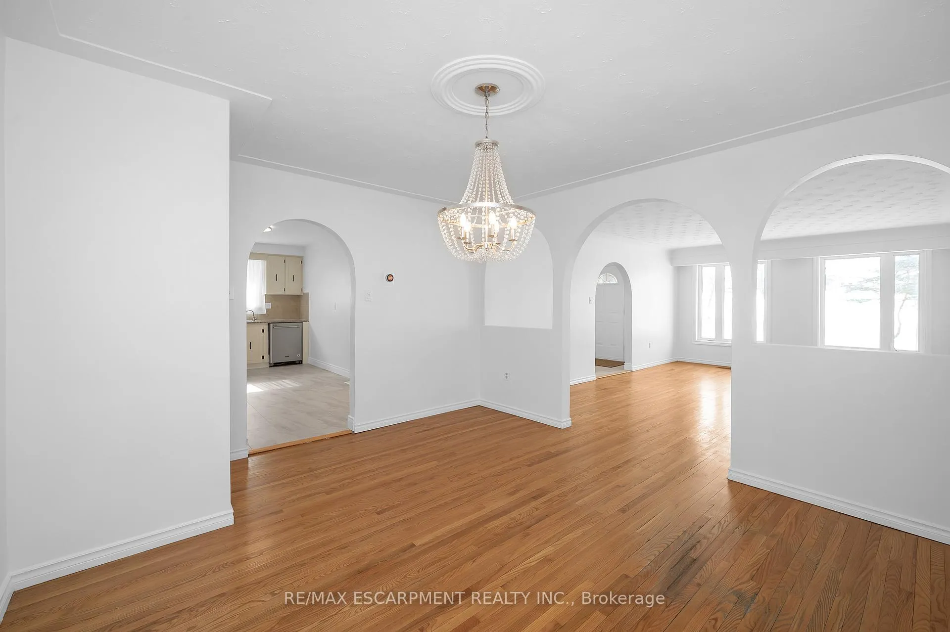 Photo 11 of 105 Lavina Crescent, Hamilton, Mountview — HOMEH