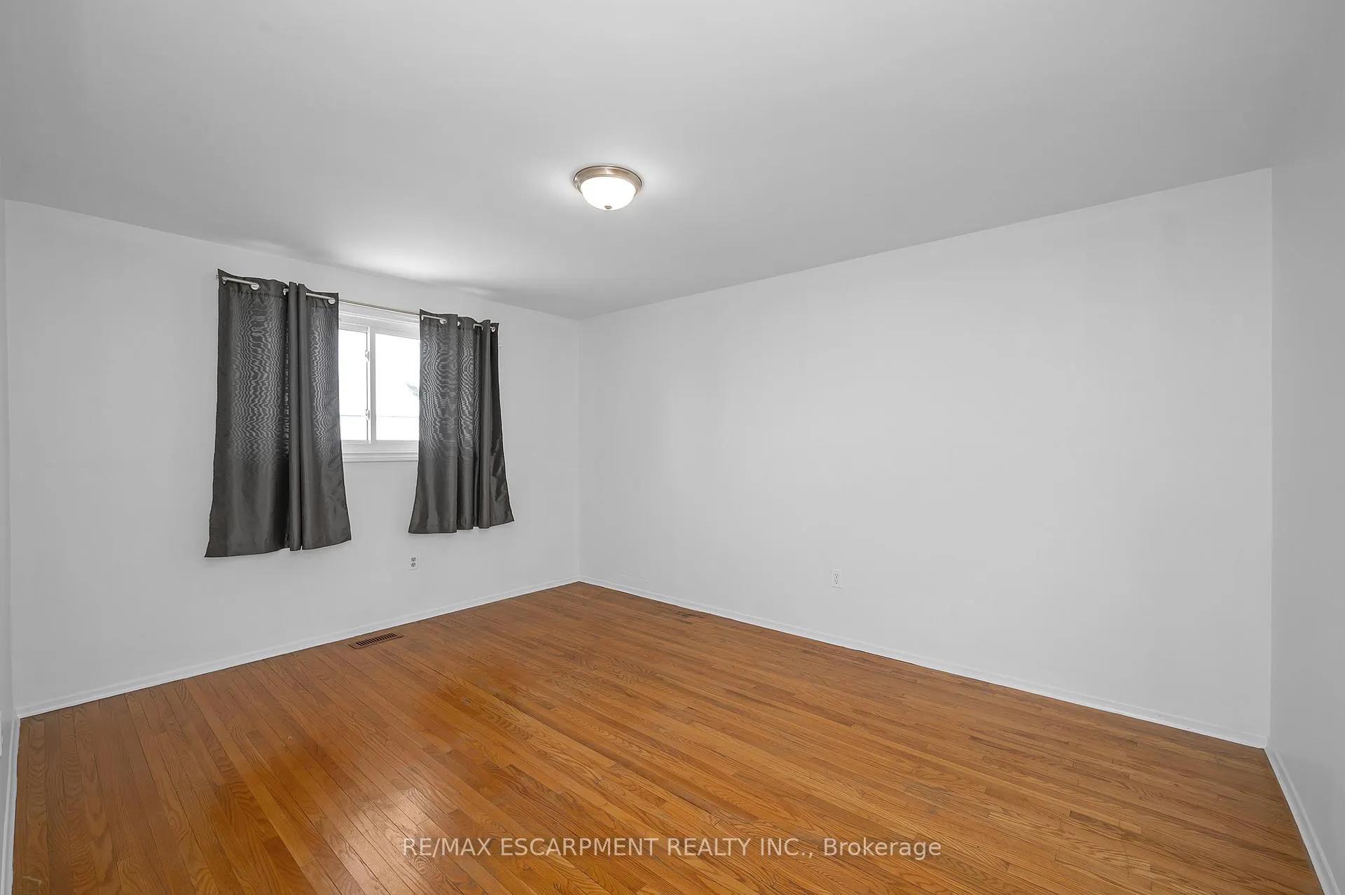 Photo 15 of 105 Lavina Crescent, Hamilton, Mountview — HOMEH