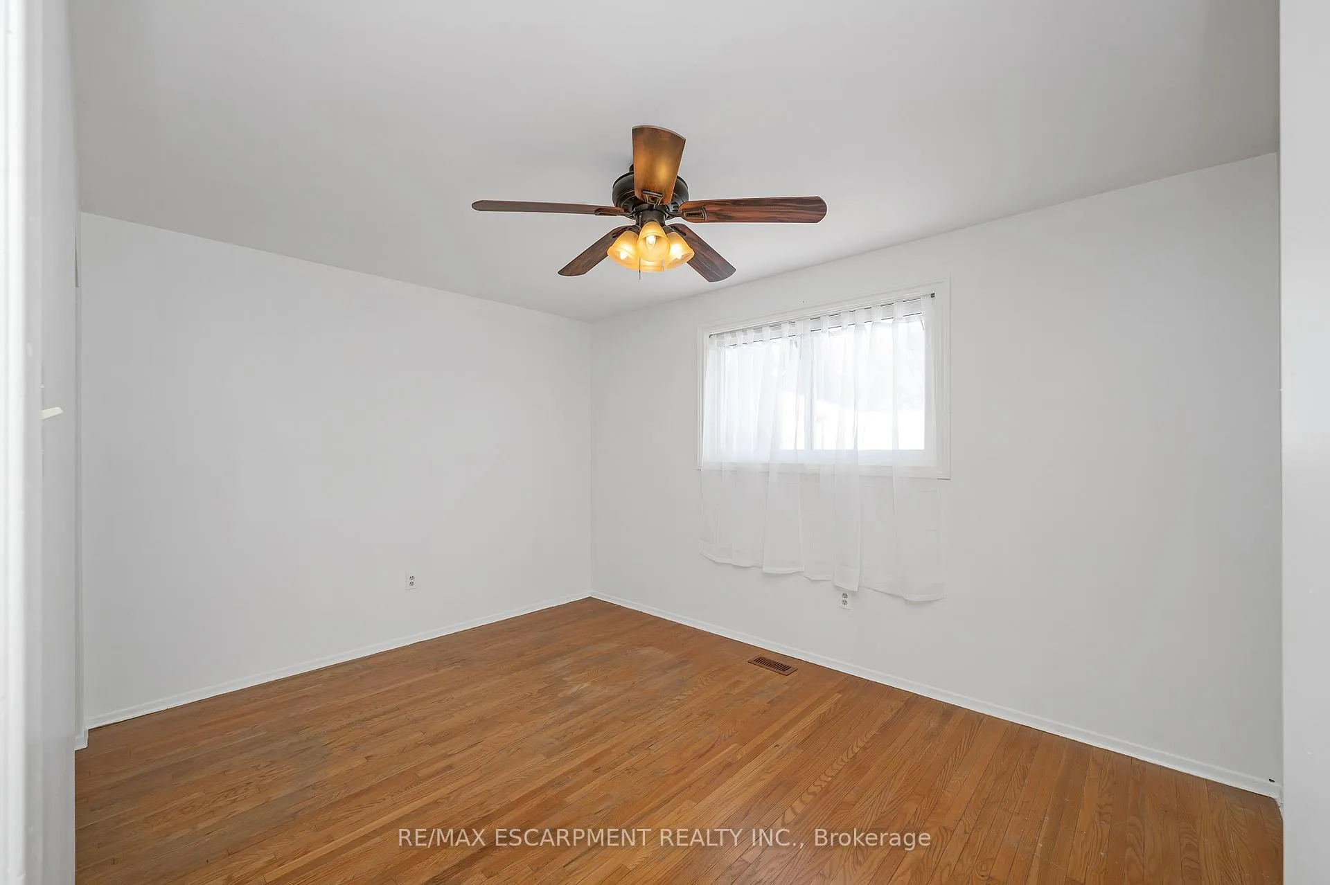 Photo 17 of 105 Lavina Crescent, Hamilton, Mountview — HOMEH