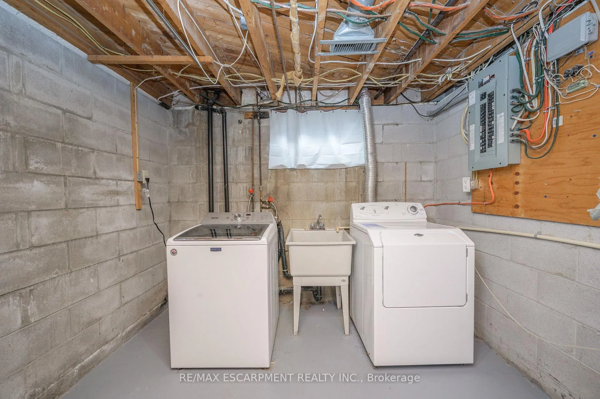 Photo 28 of 105 Lavina Crescent, Hamilton, Mountview — HOMEH