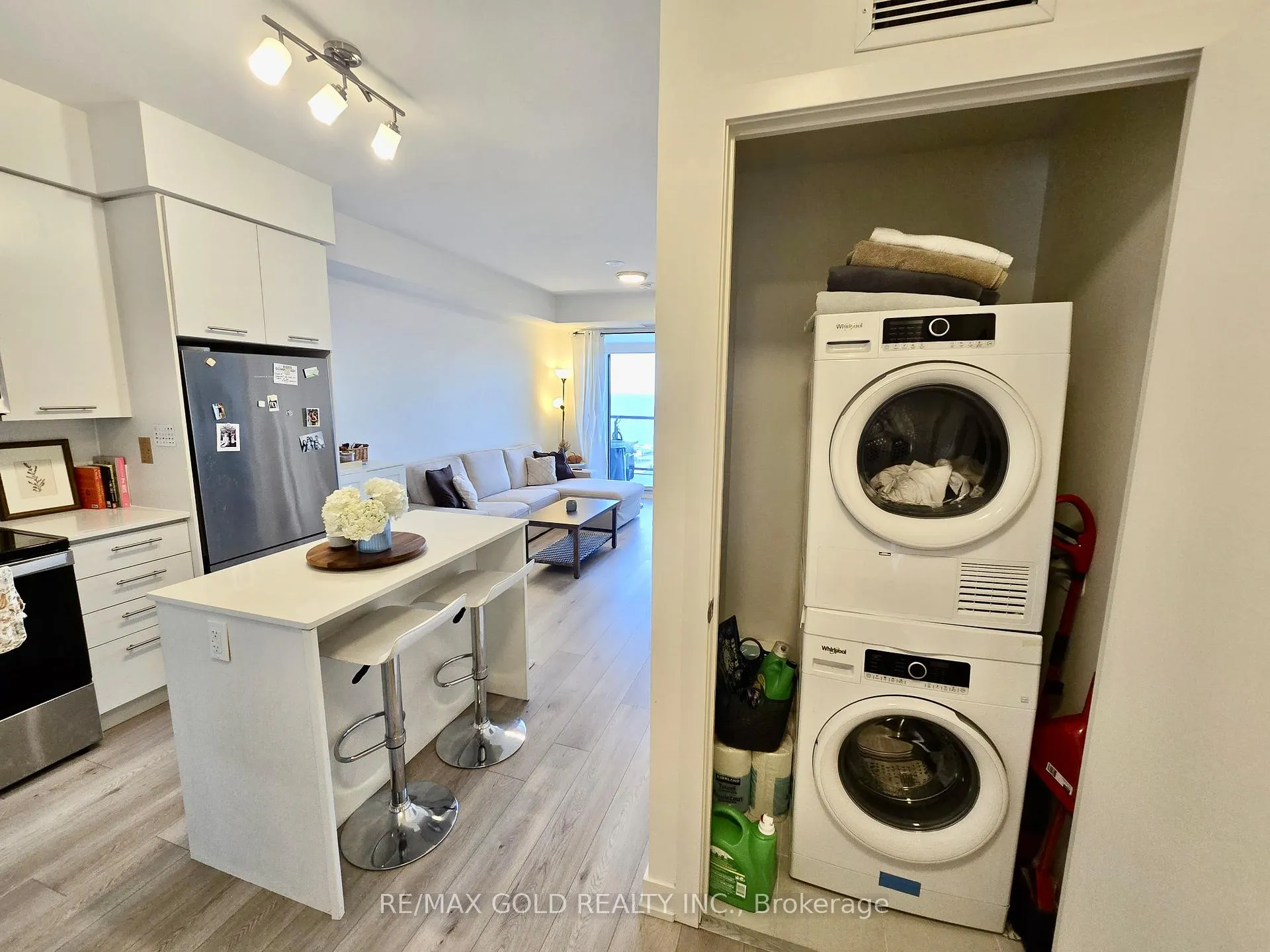 Photo 5 of Unit 1207, 385 Winston Road, Grimsby, Grimsby Beach — HOMEH
