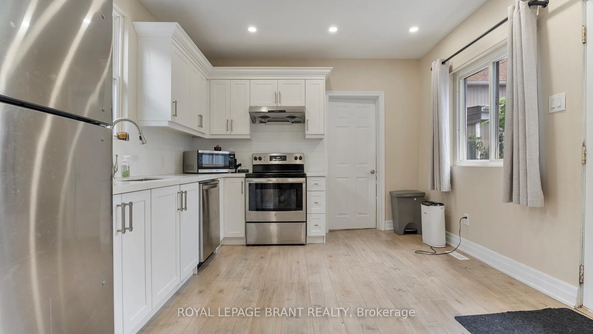 Photo 7 of 33 Highland Avenue, Hamilton, Crown Point — HOMEH