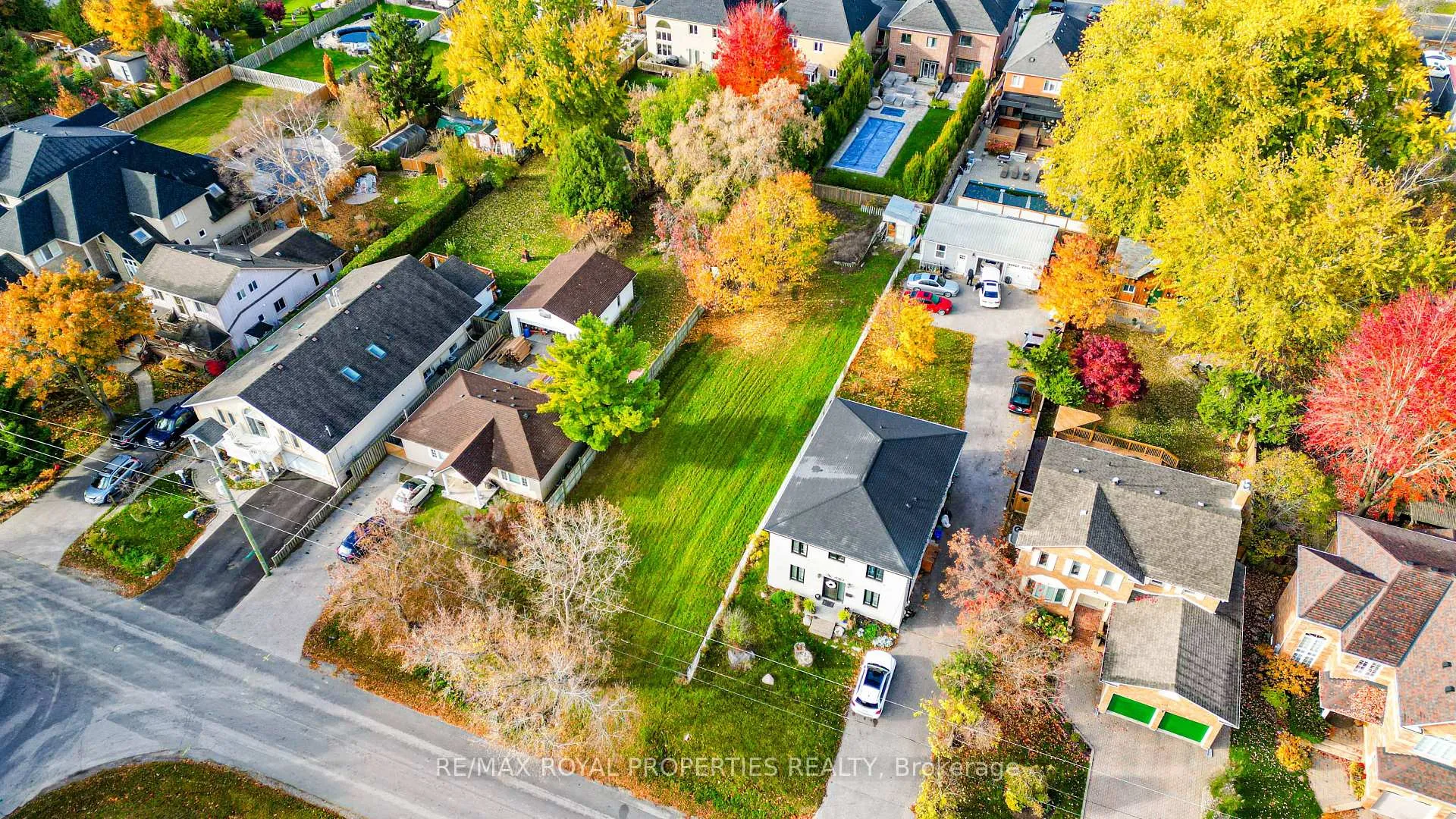 Photo 1 of 528 Poplar Avenue, Ajax, South East — HOMEH