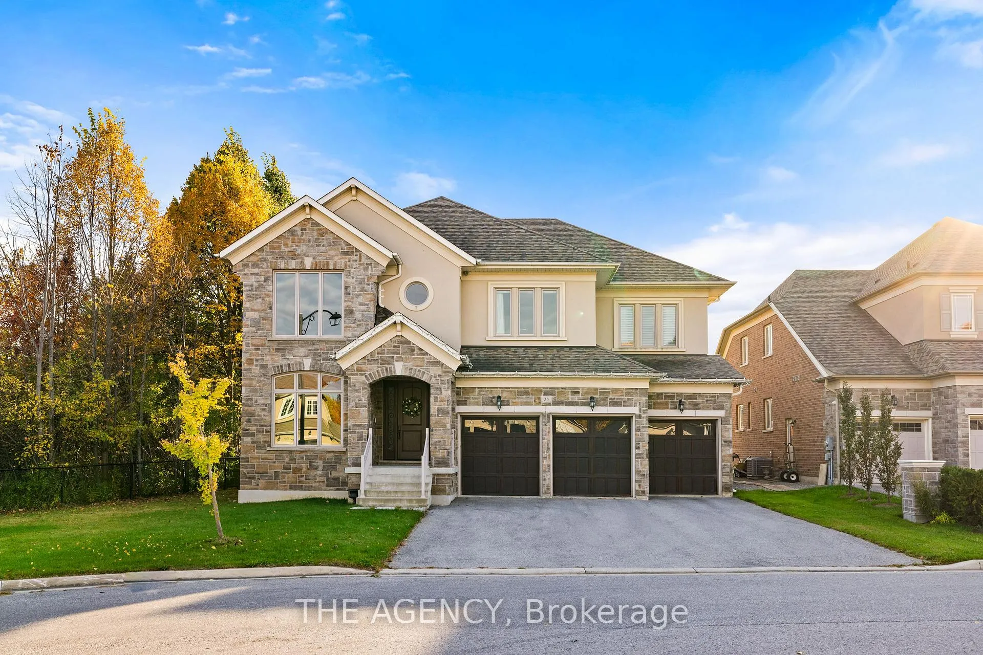 Photo 1 of 25 Wedgeport Court, King, Nobleton — HOMEH