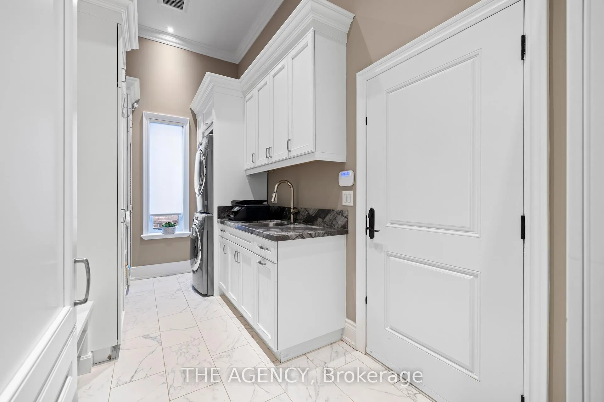 Photo 19 of 25 Wedgeport Court, King, Nobleton — HOMEH