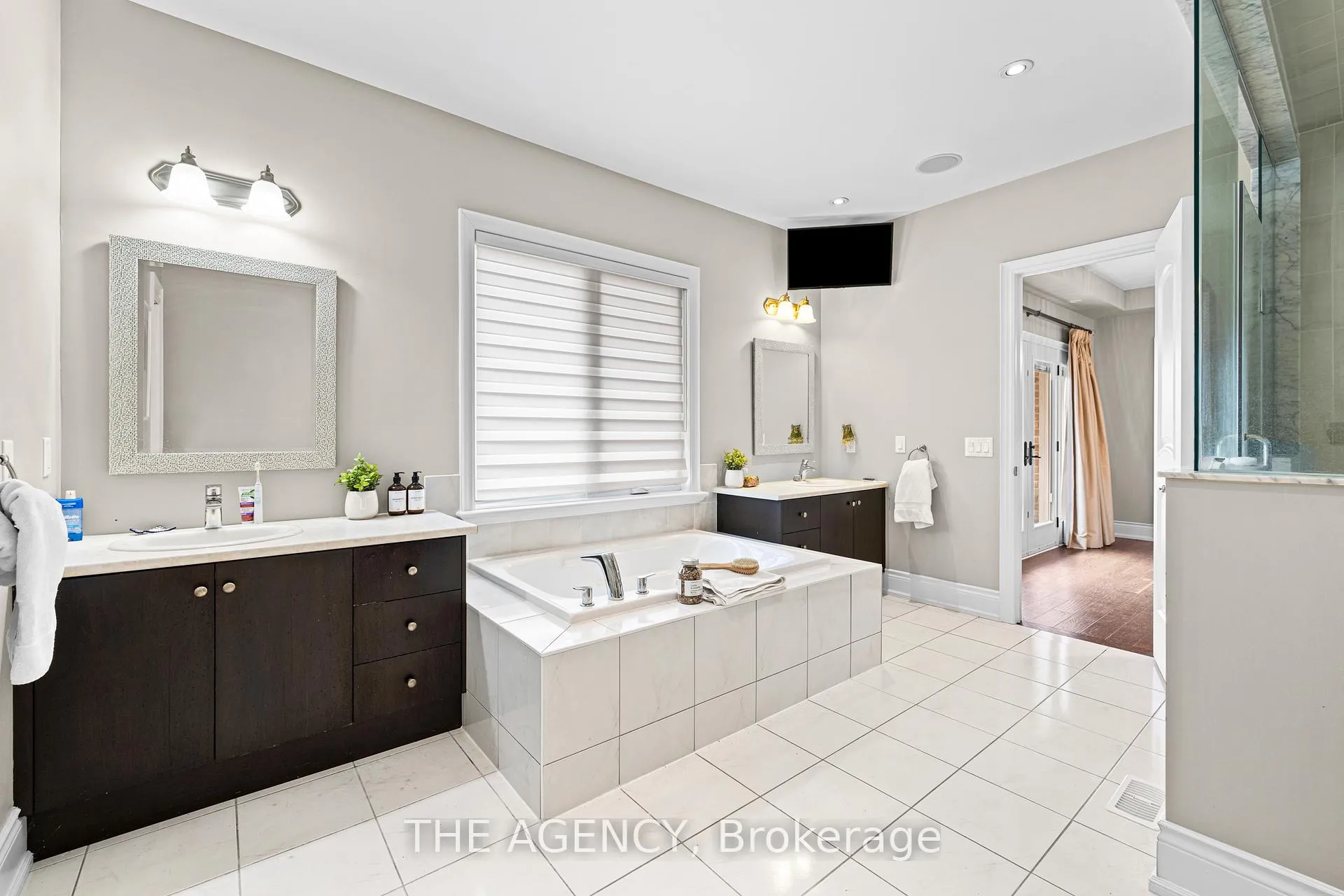 Photo 26 of 25 Wedgeport Court, King, Nobleton — HOMEH
