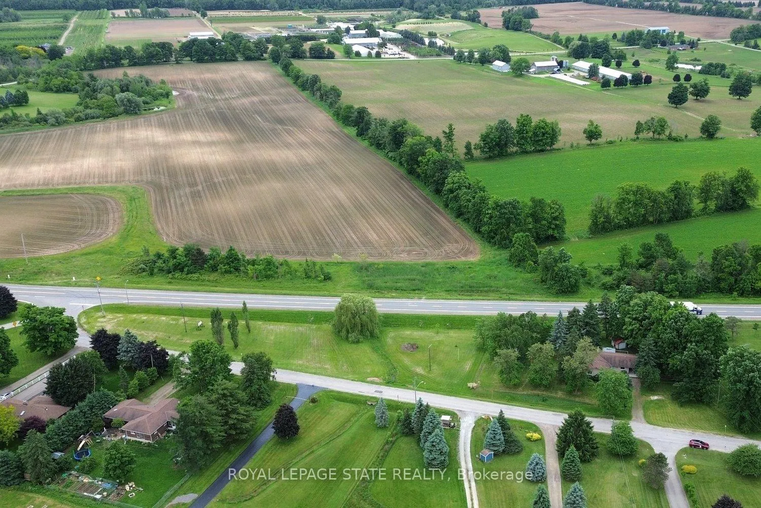 Photo 3 of 731 Old Hwy 8, Hamilton, Rockton — HOMEH