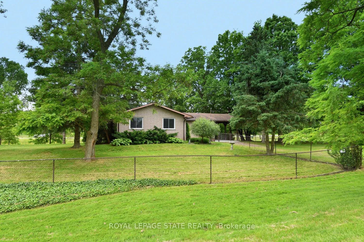Photo 6 of 731 Old Hwy 8, Hamilton, Rockton — HOMEH