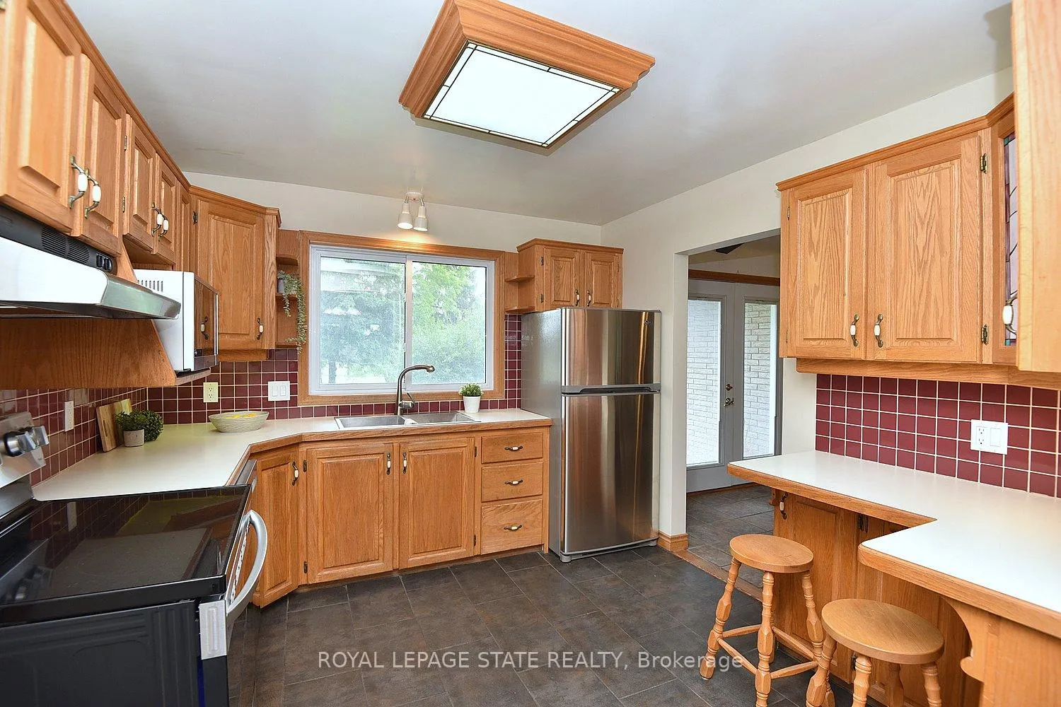 Photo 18 of 731 Old Hwy 8, Hamilton, Rockton — HOMEH