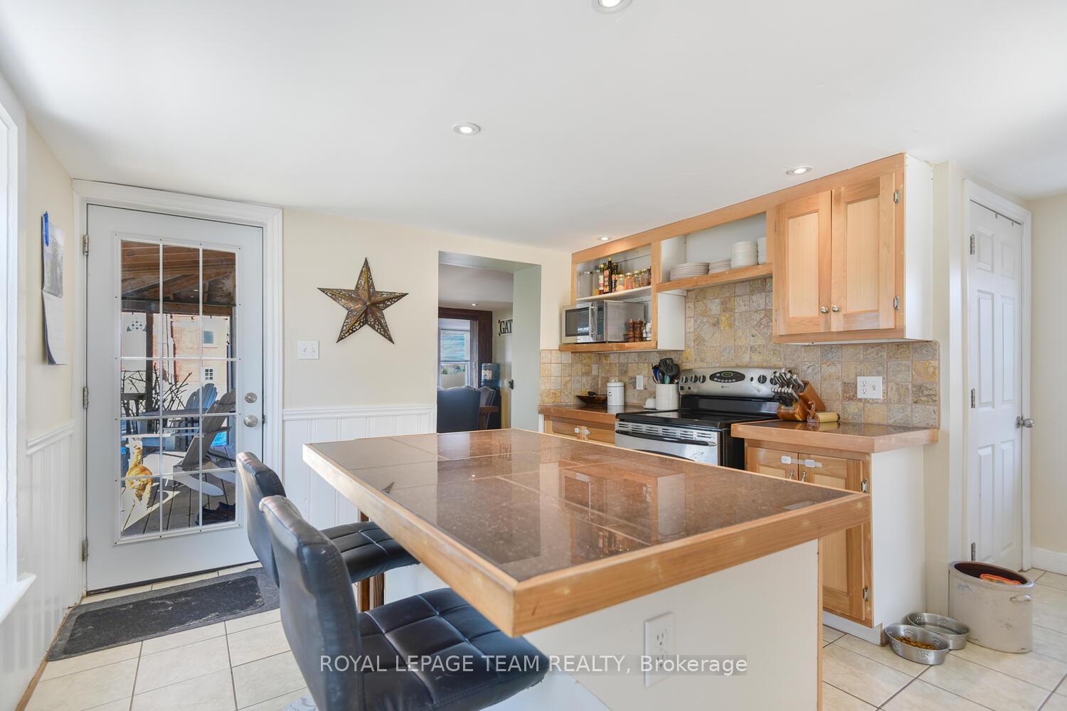 Photo 6 of 2155 Dundas Street S, Edwardsburgh/Cardinal, Town of Cardinal — HOMEH