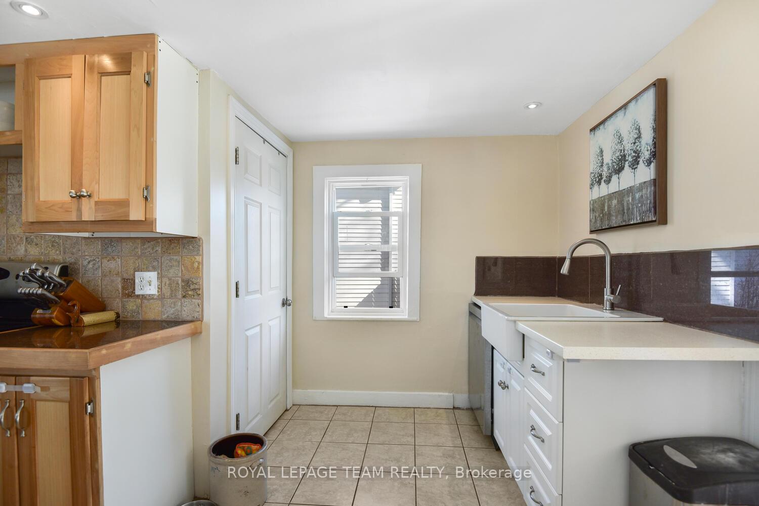 Photo 7 of 2155 Dundas Street S, Edwardsburgh/Cardinal, Town of Cardinal — HOMEH
