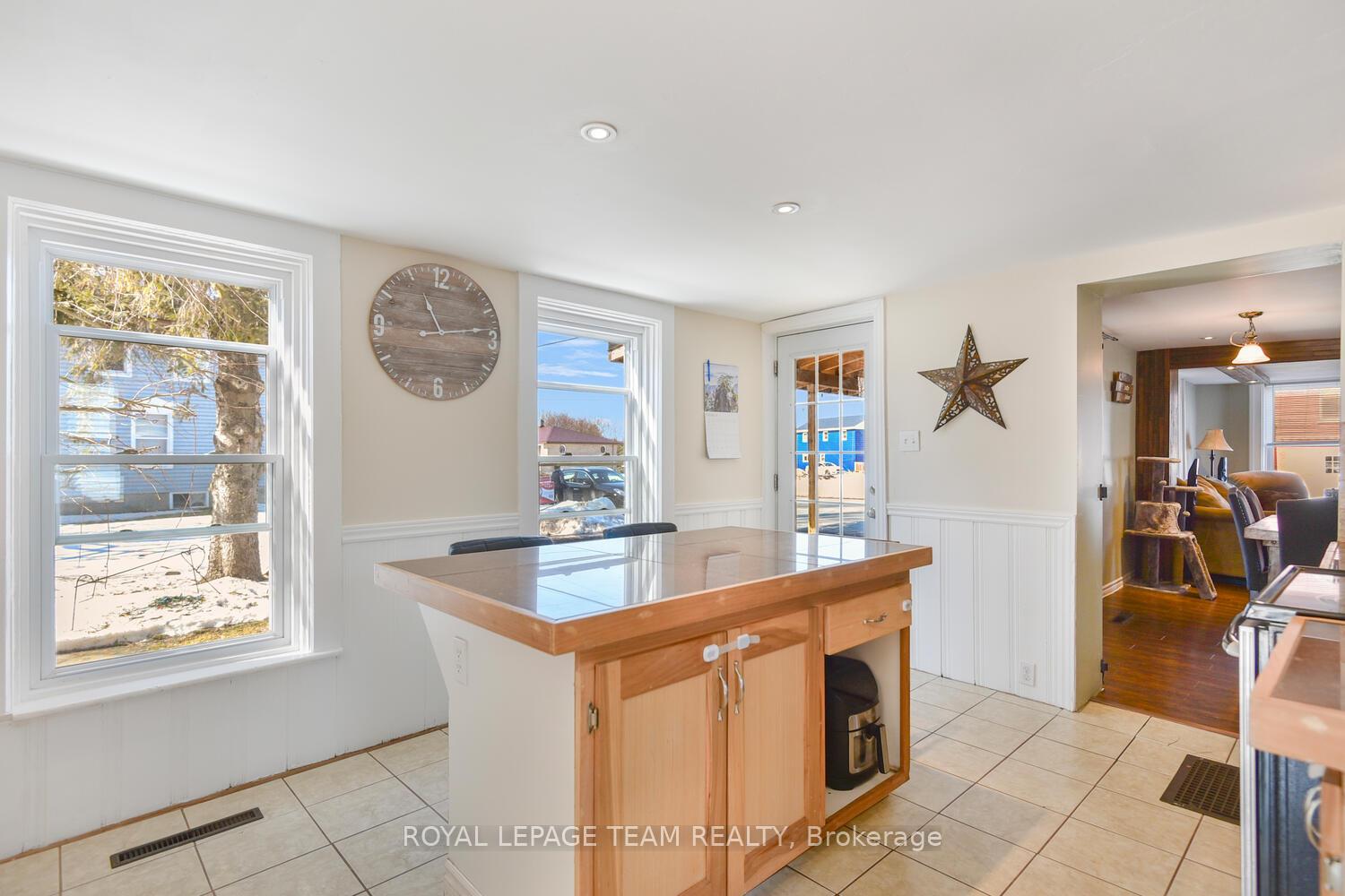Photo 8 of 2155 Dundas Street S, Edwardsburgh/Cardinal, Town of Cardinal — HOMEH