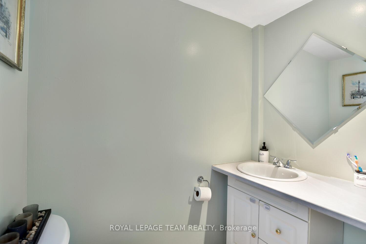 Photo 13 of 2155 Dundas Street S, Edwardsburgh/Cardinal, Town of Cardinal — HOMEH