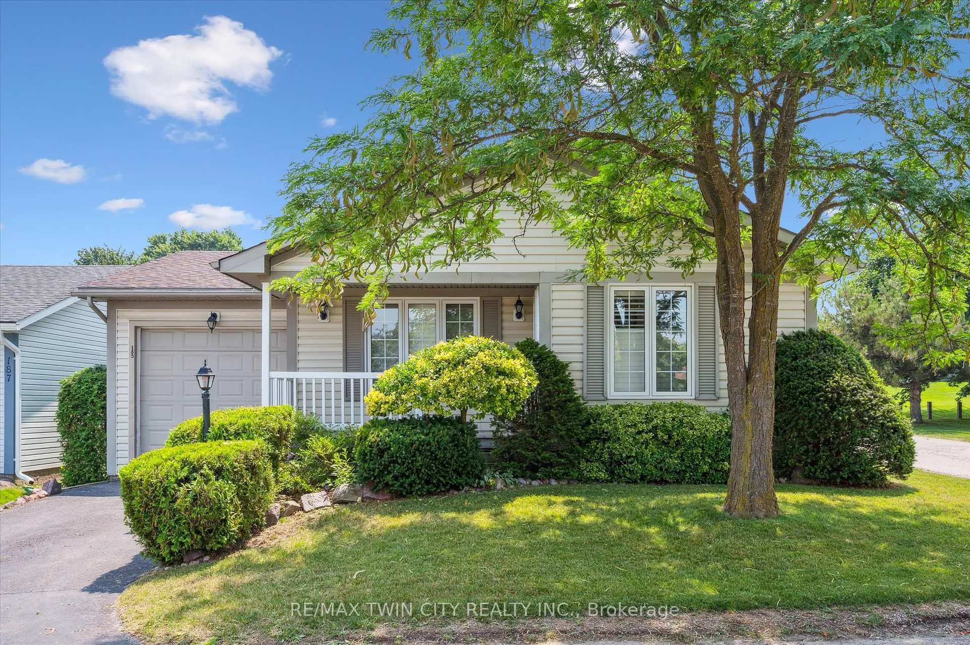 Front of 185 Wesley Crescent