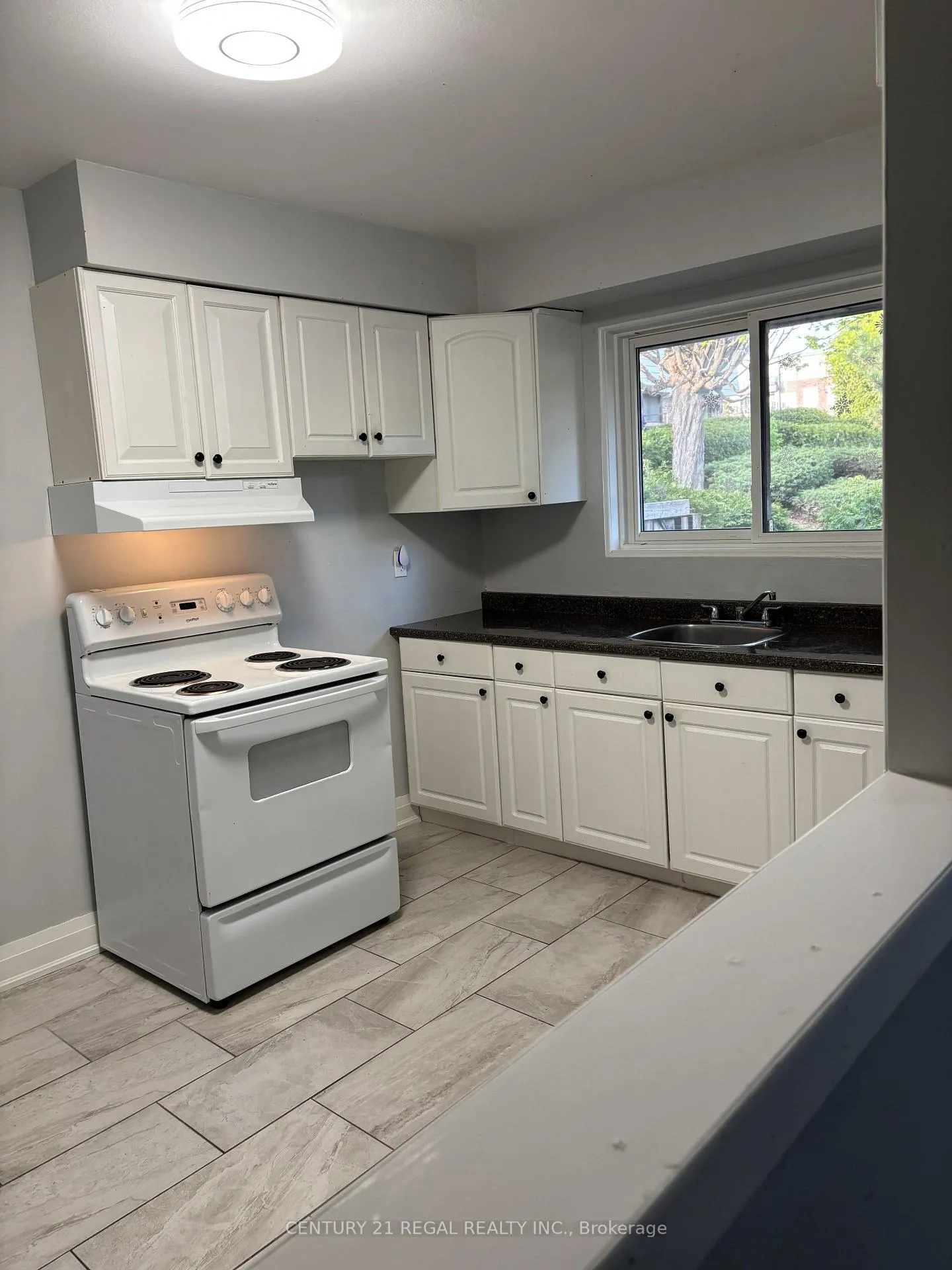Photo 3 of Unit 17, 506 Normandy Street, Oshawa, Central — HOMEH