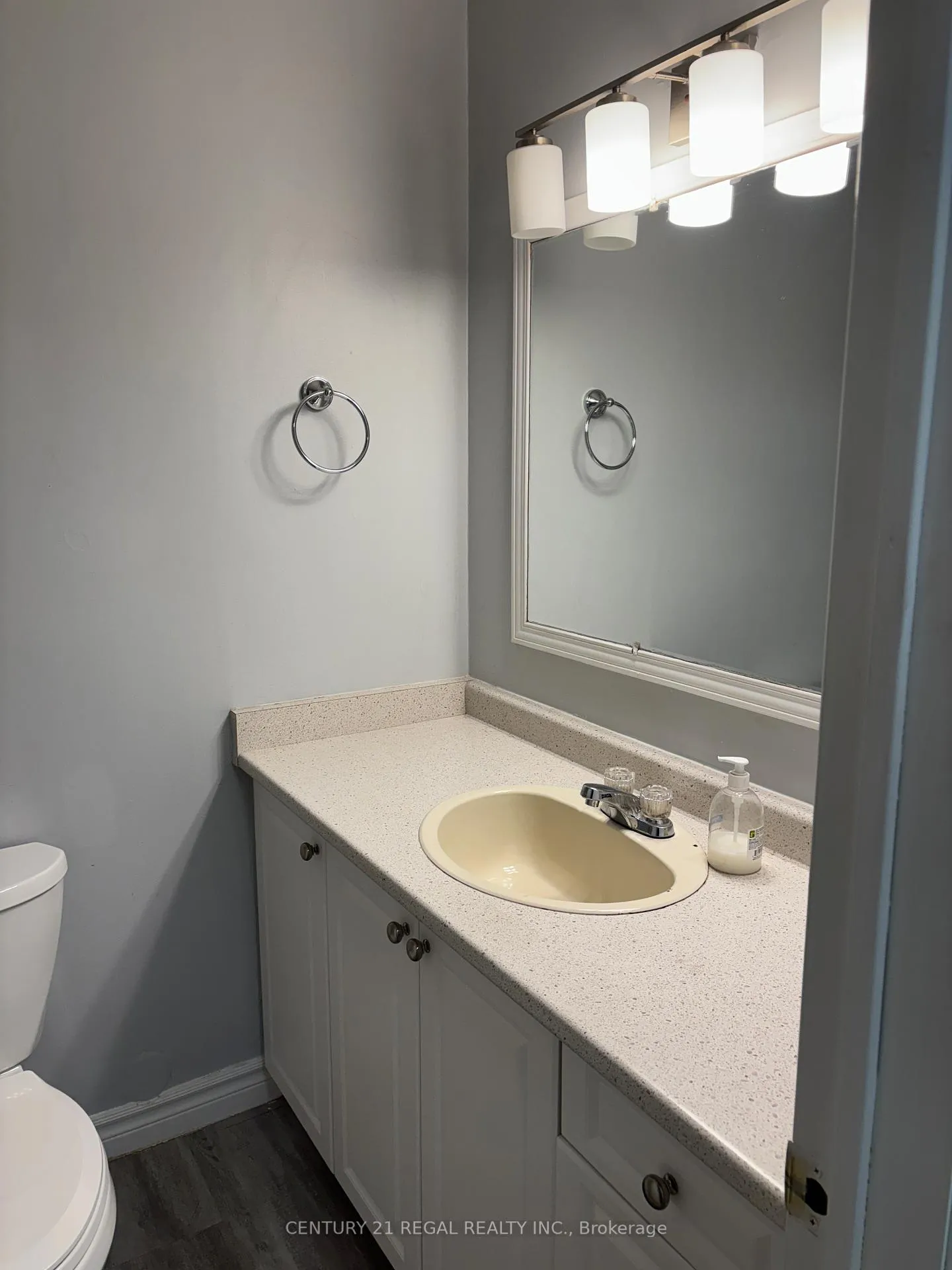 Photo 5 of Unit 17, 506 Normandy Street, Oshawa, Central — HOMEH