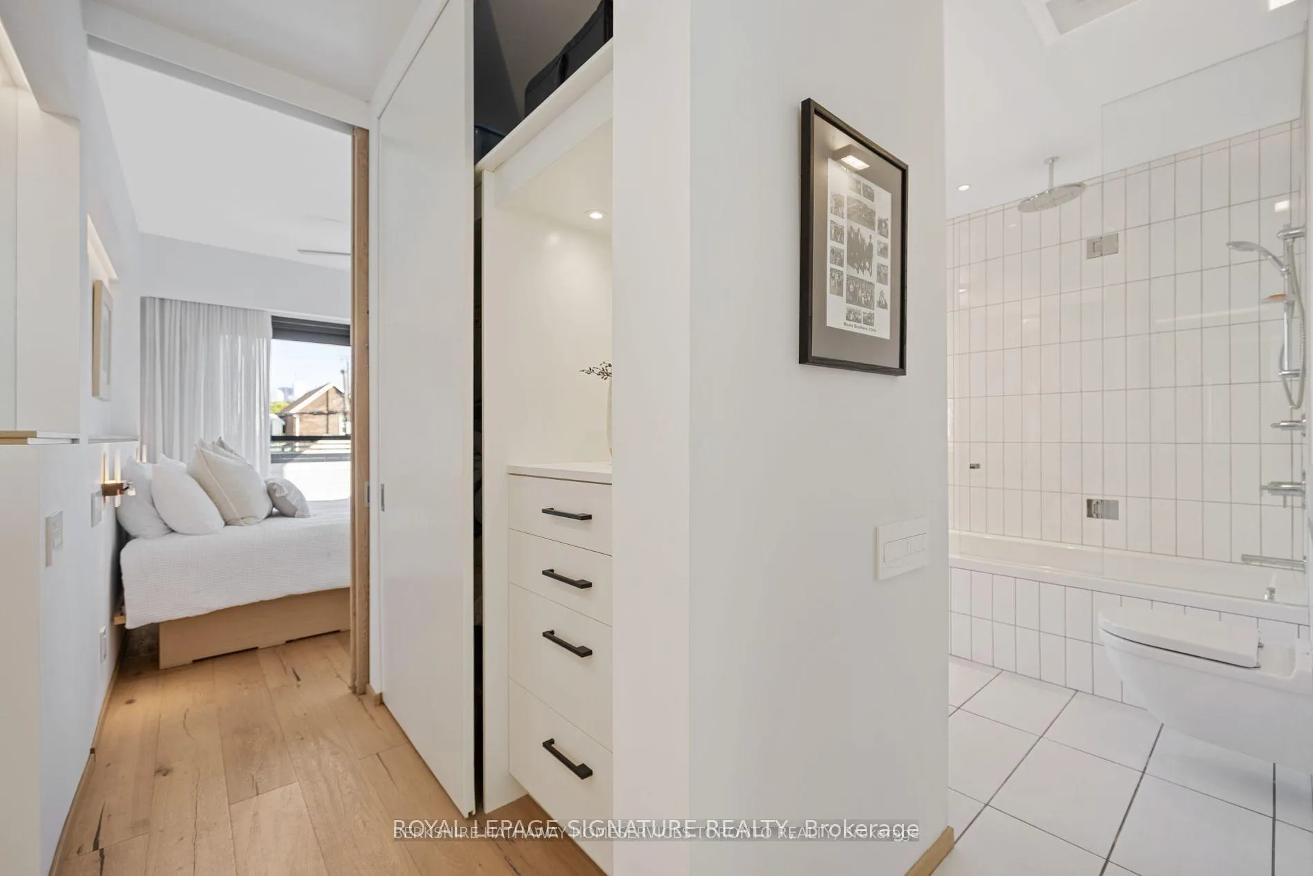 Photo 10 of 19 Fennings Street, Toronto, Trinity-Bellwoods — HOMEH