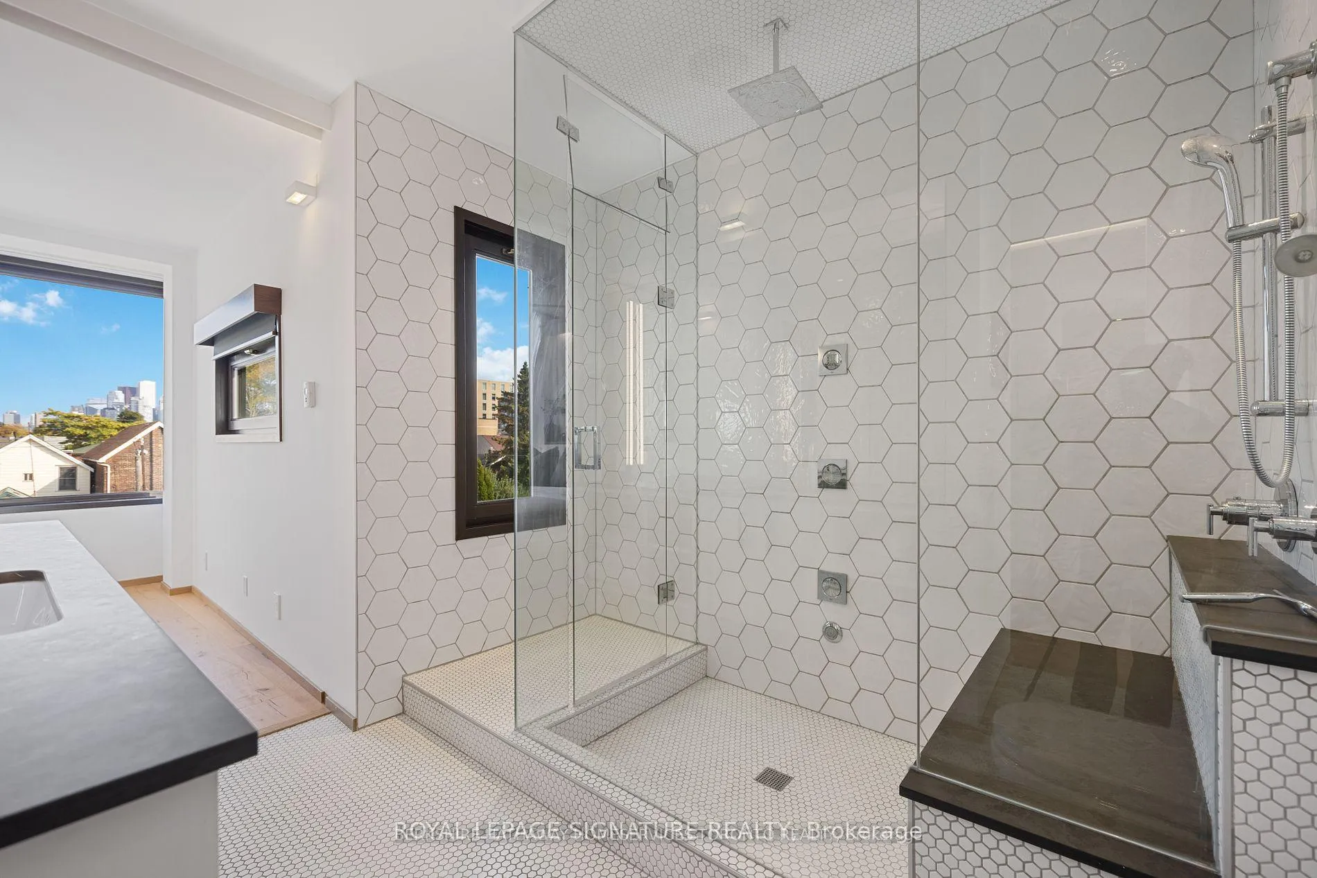Photo 23 of 19 Fennings Street, Toronto, Trinity-Bellwoods — HOMEH