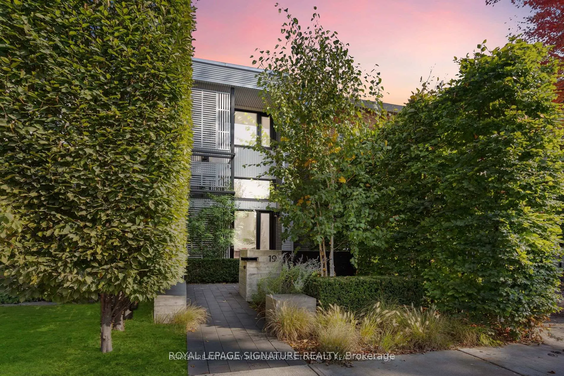 Photo 37 of 19 Fennings Street, Toronto, Trinity-Bellwoods — HOMEH