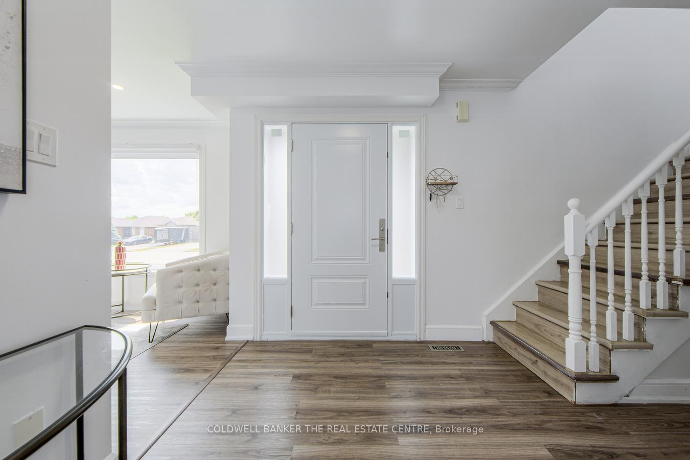 Photo 2 of Unit Main, 144 Dean Avenue S, Barrie, Painswick South — HOMEH