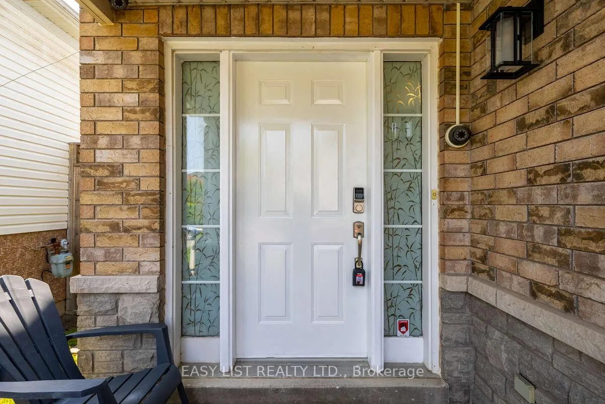 Photo 3 of 1608 Whitestone Drive, Oshawa, Samac — HOMEH