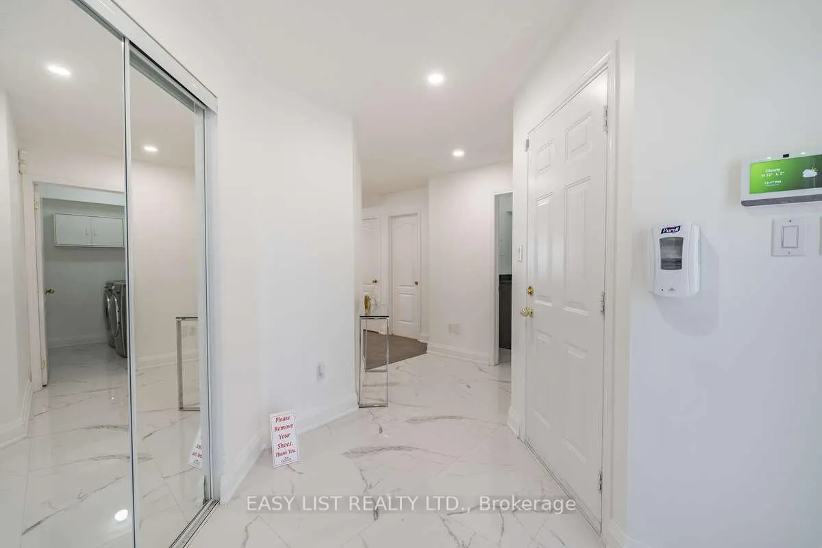 Photo 5 of 1608 Whitestone Drive, Oshawa, Samac — HOMEH