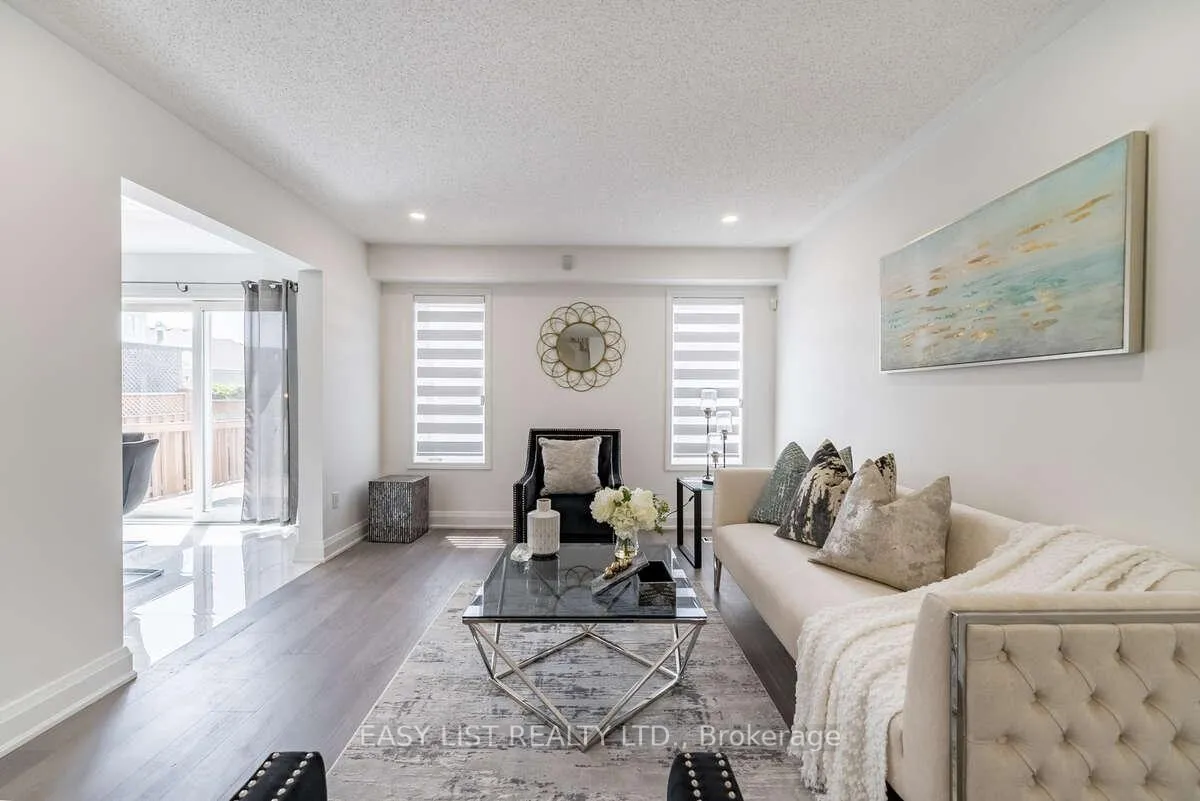 Photo 10 of 1608 Whitestone Drive, Oshawa, Samac — HOMEH
