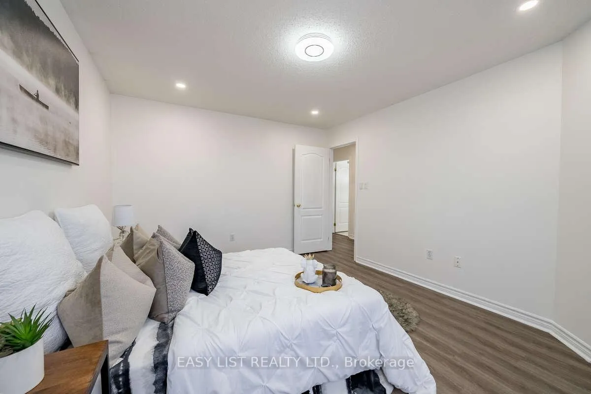 Photo 20 of 1608 Whitestone Drive, Oshawa, Samac — HOMEH