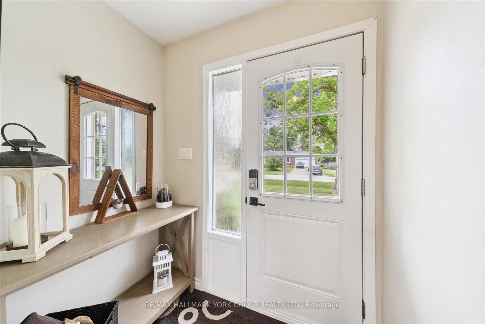 Photo 5 of 31 Griffith Avenue, Georgina, Pefferlaw — HOMEH