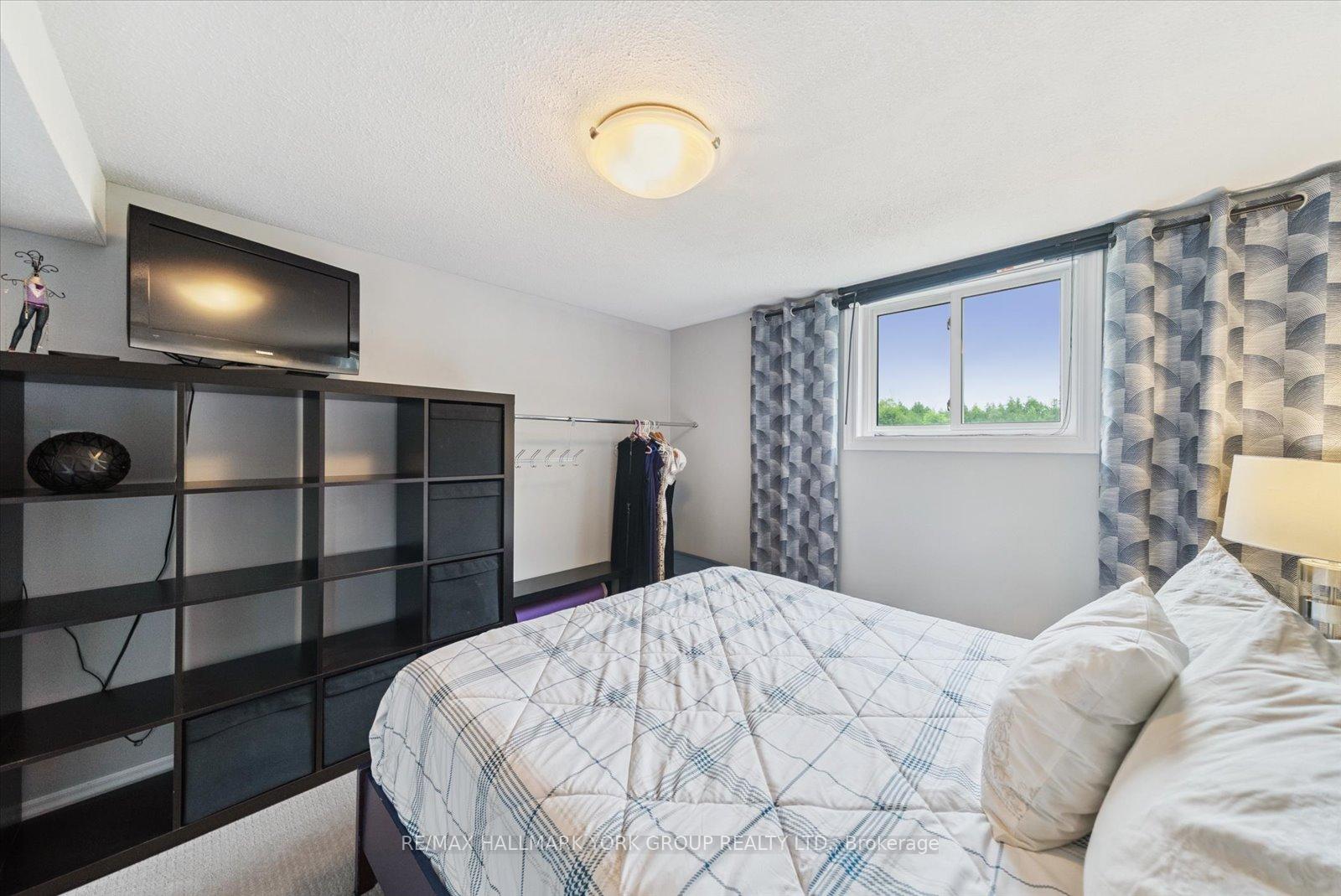 Photo 33 of 31 Griffith Avenue, Georgina, Pefferlaw — HOMEH