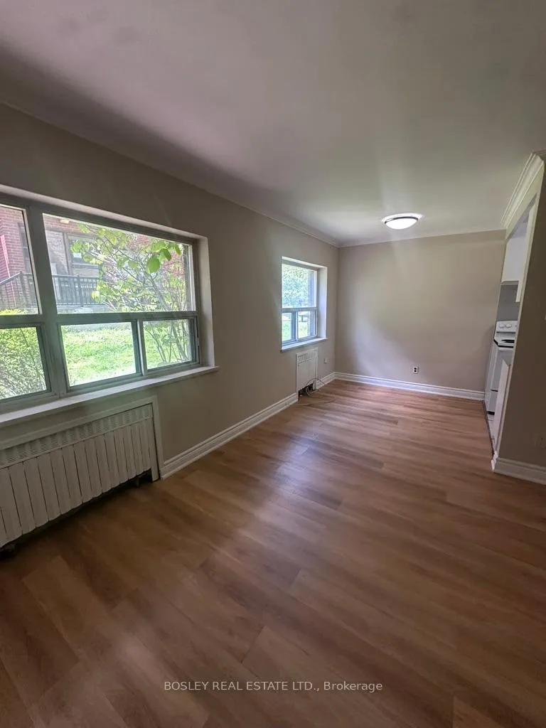 Front of Unit 101, 970 Eglinton Avenue E