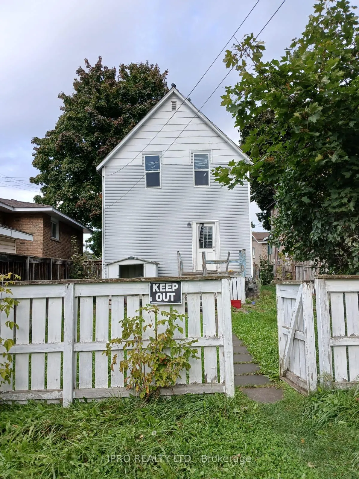 Photo 6 of 23 Albert Street E, Sault Ste Marie — HOMEH