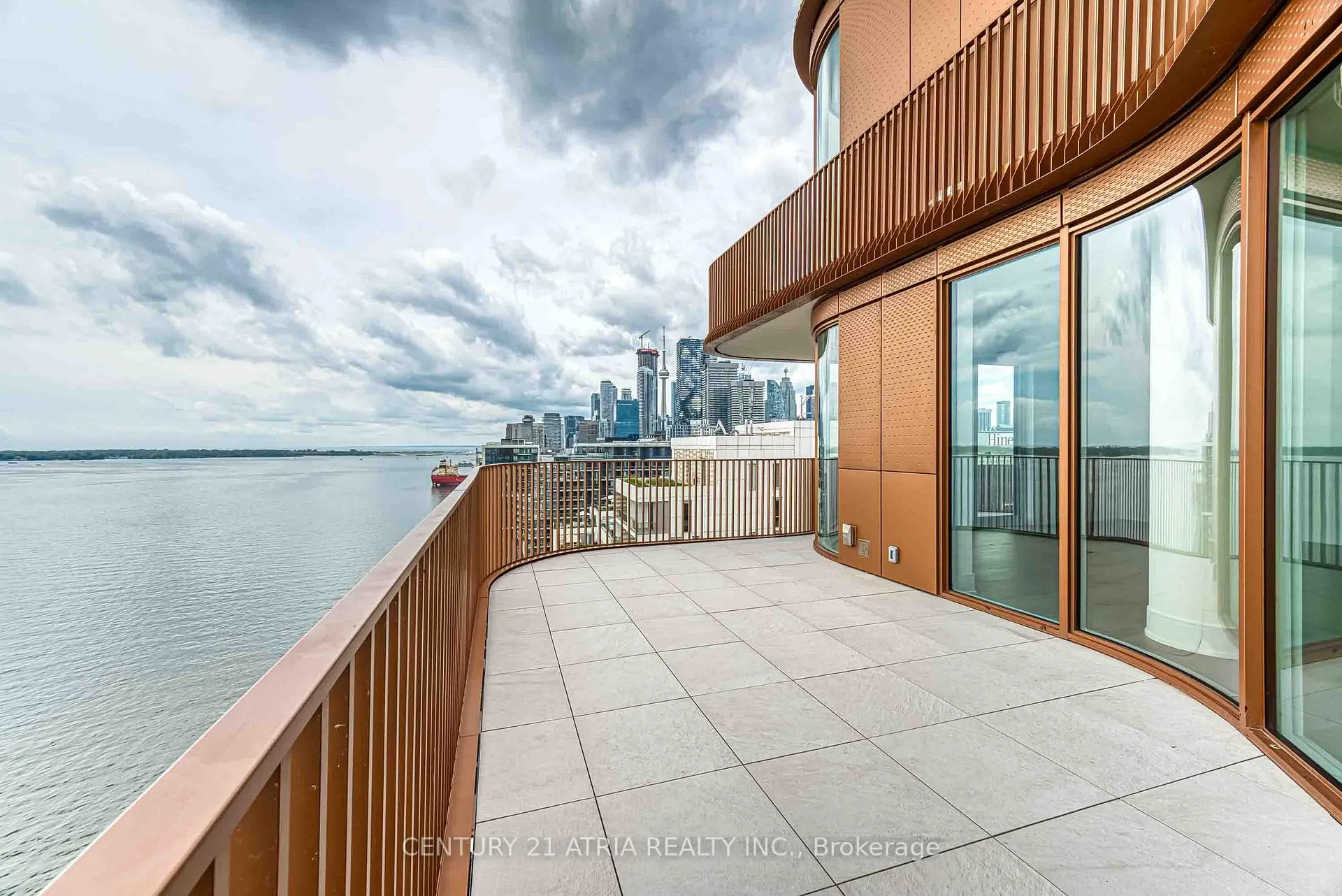 Front of Unit LPH12, 155 Merchants' Wharf