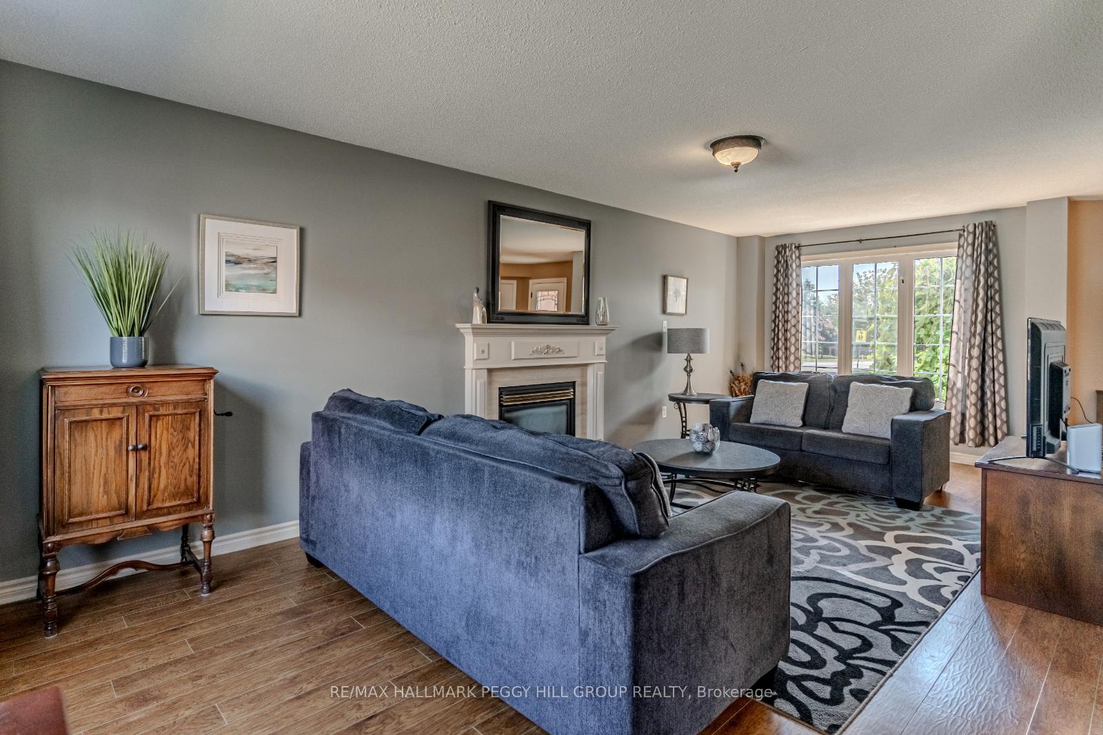 Photo 2 of 2 Northview Crescent, Barrie, Northwest — HOMEH