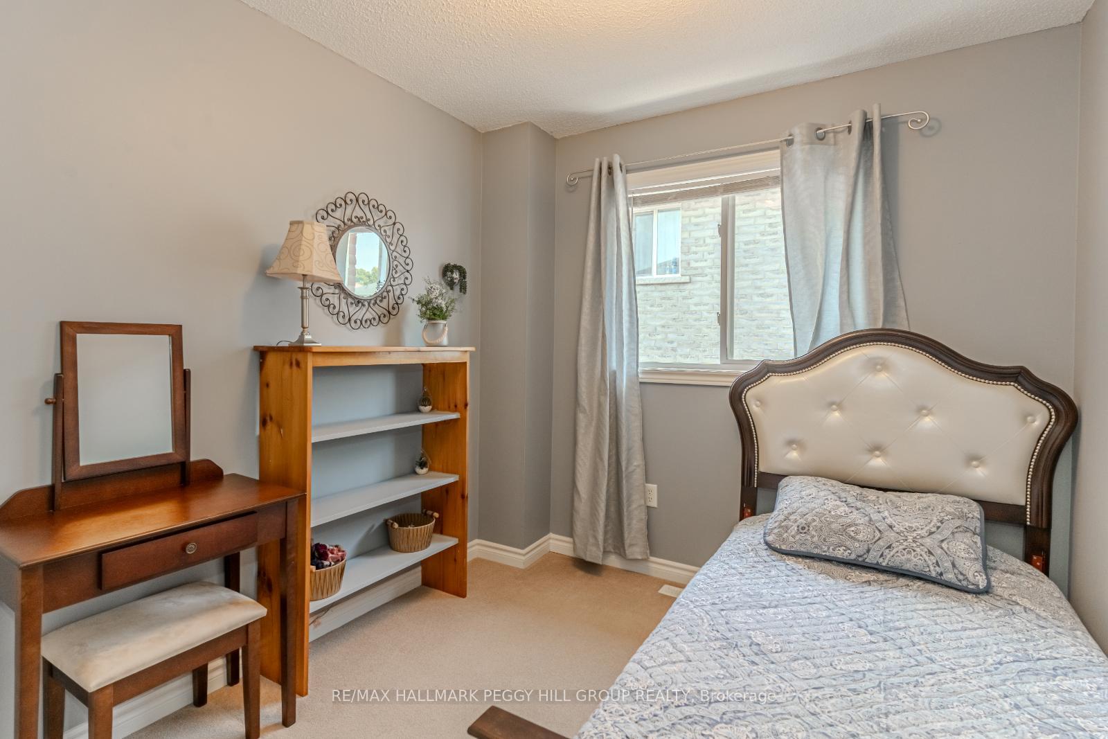 Photo 7 of 2 Northview Crescent, Barrie, Northwest — HOMEH