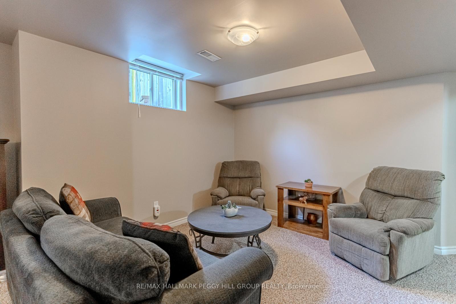 Photo 10 of 2 Northview Crescent, Barrie, Northwest — HOMEH