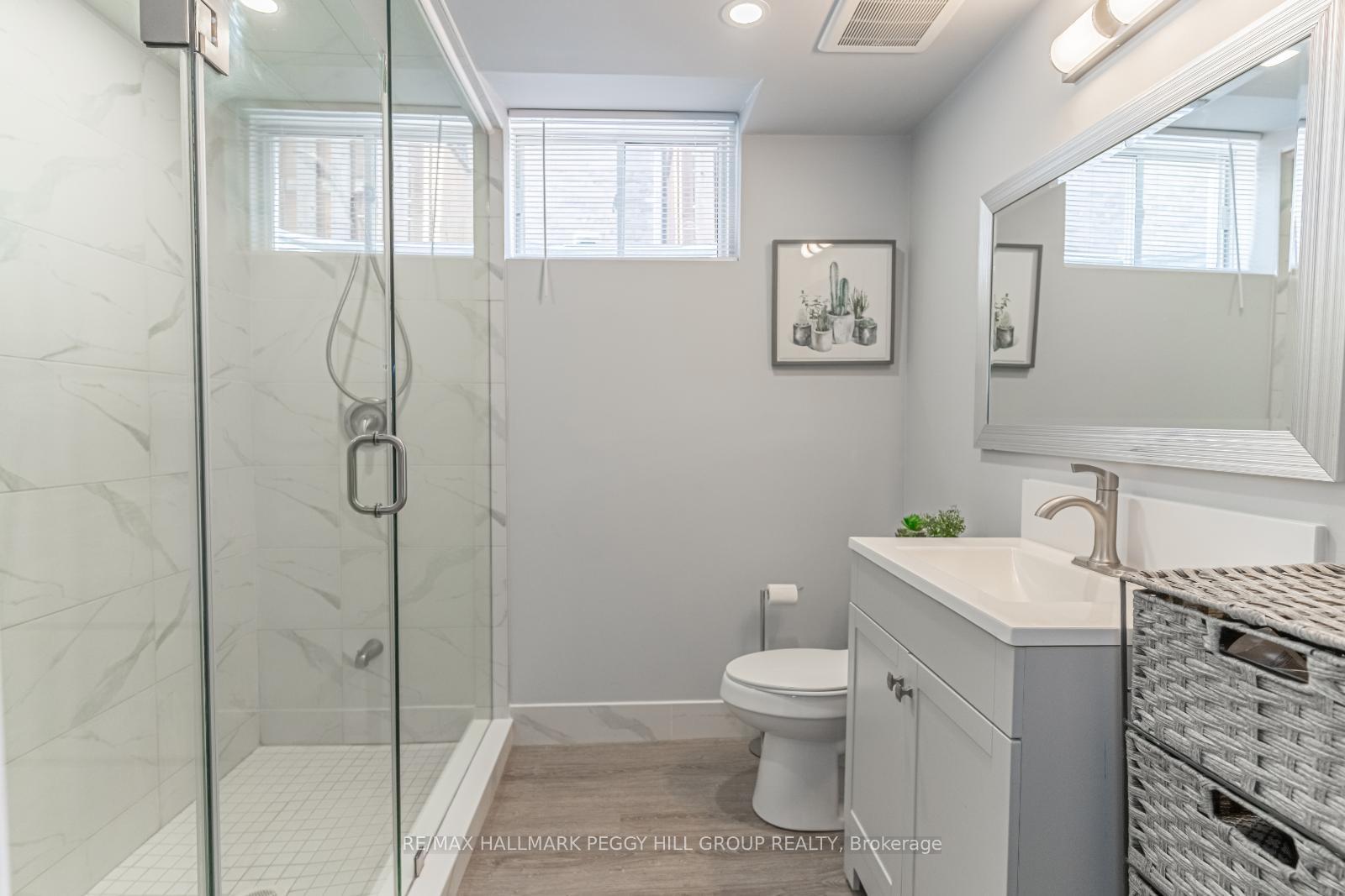 Photo 12 of 2 Northview Crescent, Barrie, Northwest — HOMEH