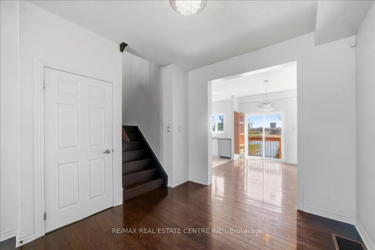 Photo 4 of 355 Hobbs Crescent, Milton, Clarke — HOMEH