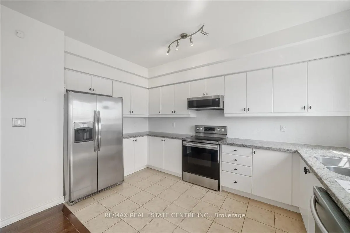 Photo 8 of 355 Hobbs Crescent, Milton, Clarke — HOMEH
