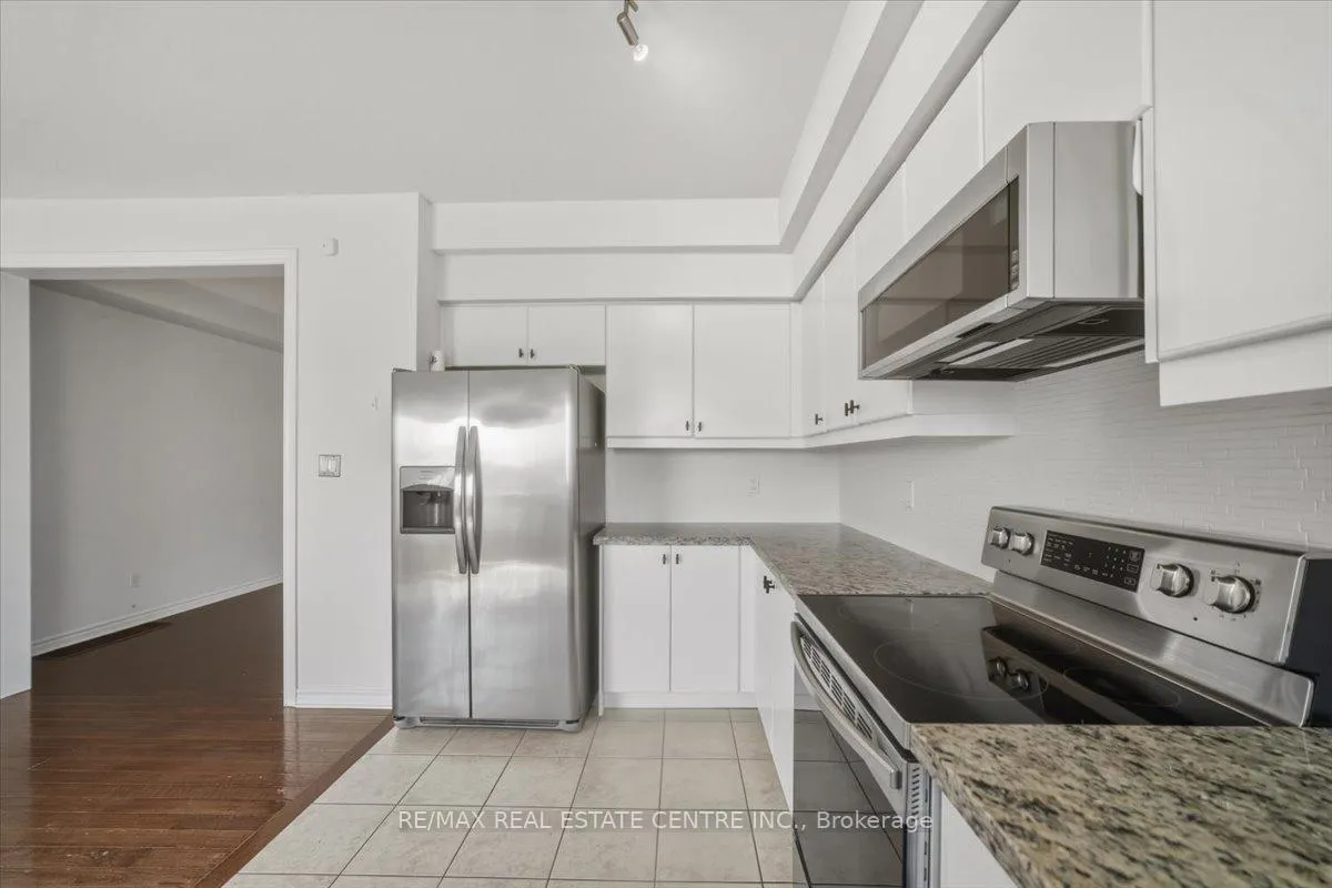 Photo 9 of 355 Hobbs Crescent, Milton, Clarke — HOMEH