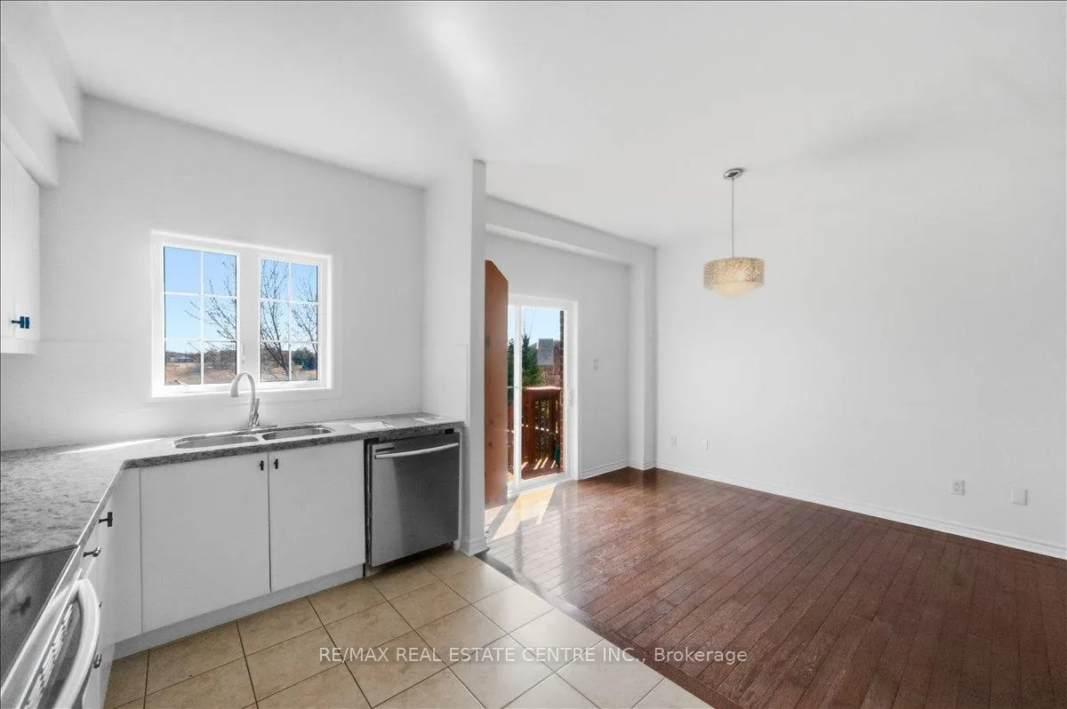 Photo 11 of 355 Hobbs Crescent, Milton, Clarke — HOMEH