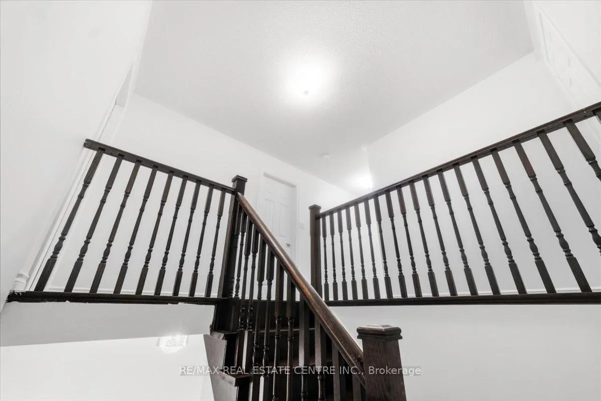 Photo 13 of 355 Hobbs Crescent, Milton, Clarke — HOMEH