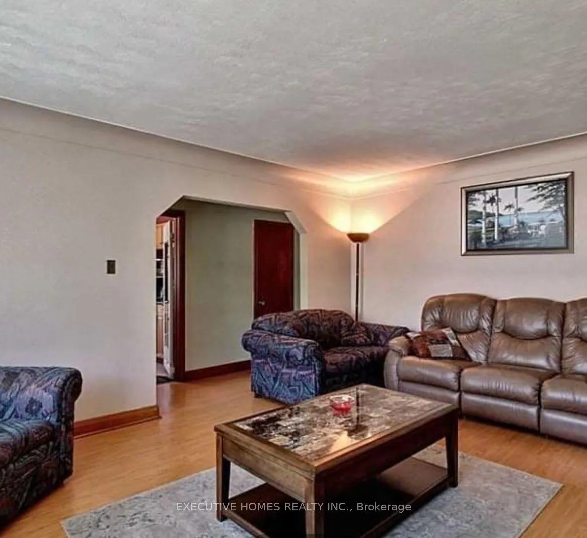 Photo 3 of 25 Amos Avenue, Waterloo, Beechwood — HOMEH