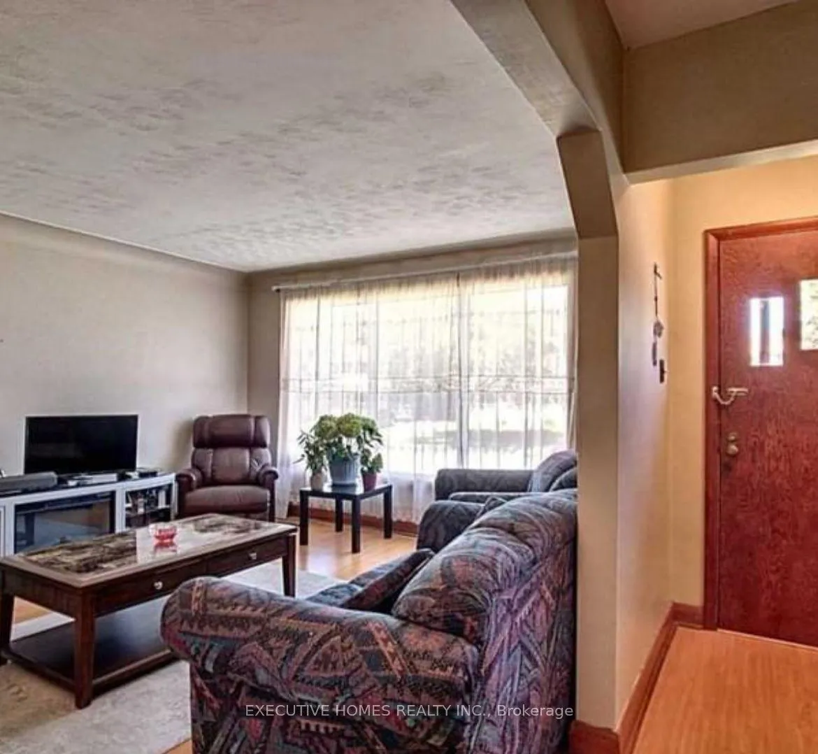 Photo 6 of 25 Amos Avenue, Waterloo, Beechwood — HOMEH